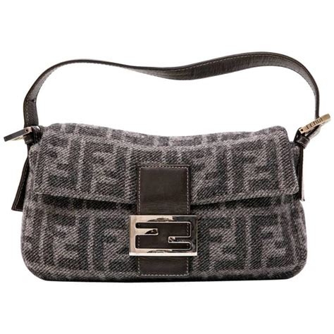 baguette fendi dimensioni|fendi baguette monogram.